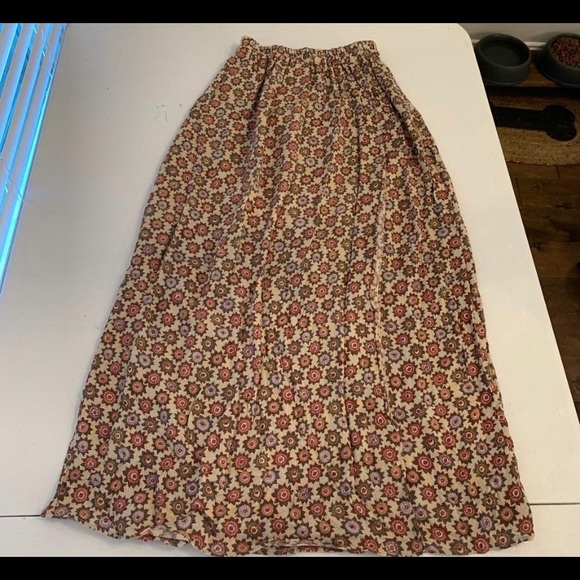 A petite flowered skirt. - Picture 1 of 2